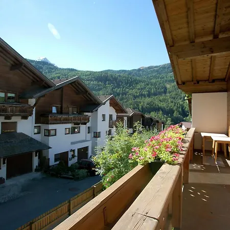 Schopf Apartment *